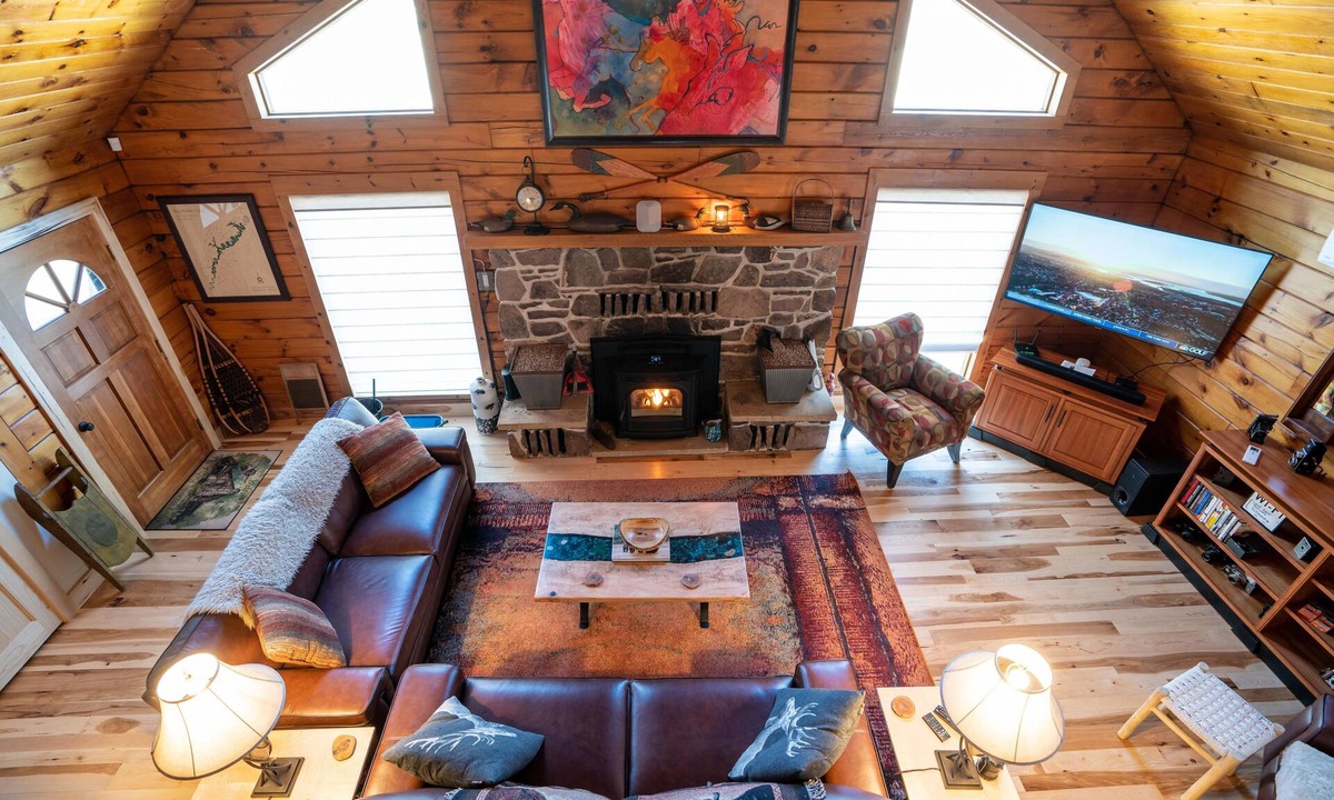 Alexandria Cabin | The Flying Squirrel Lodge-Luxury Lodge Near Raystown Lake and Penn State