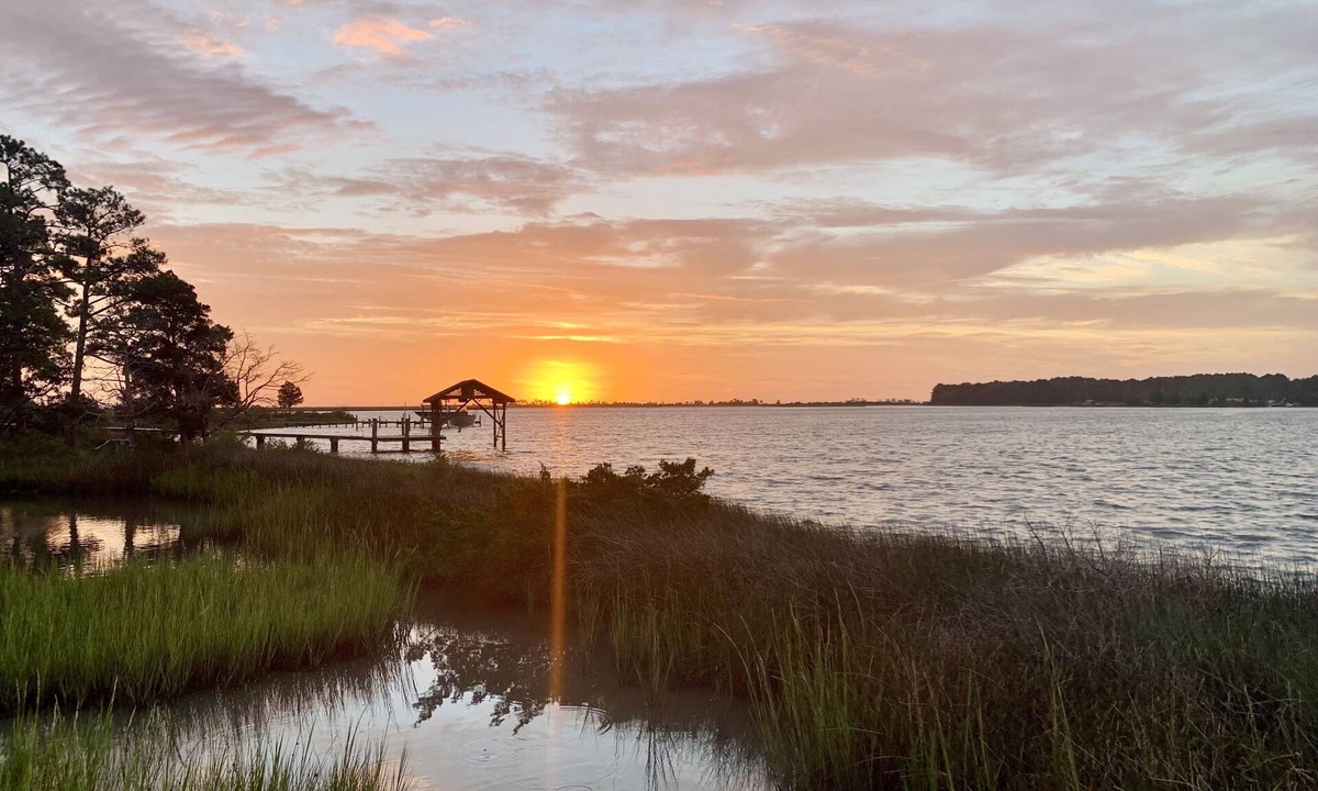 Onemo House | The Harbor House - Waterfront Home with Private Pier & Amazing Views!