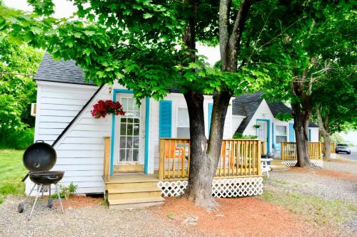 Old Orchard Beach Hotel | The Landings Inn and Cottages at Old Orchard Beach
