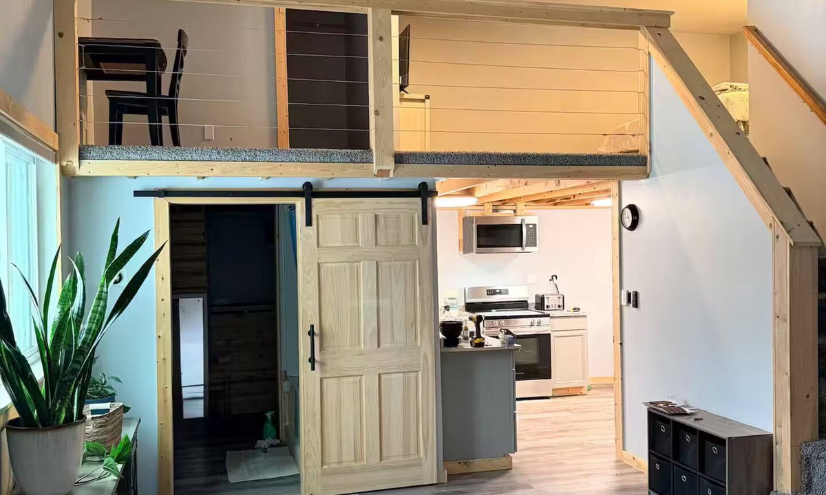 Valdez Apartment | The Last Frontier Loft