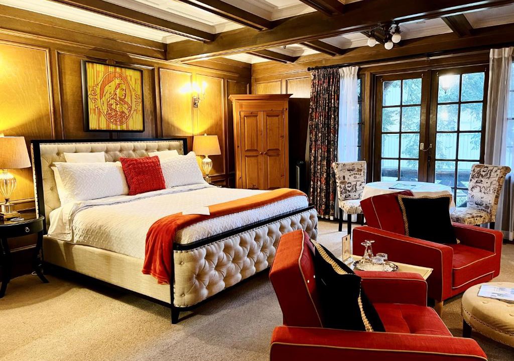 Sidney Hotel | The Latch Inn