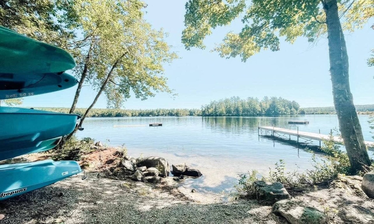 West Bridgton House | The Lodge at Moose Pond & Pleasant Mtn Sleeps 20