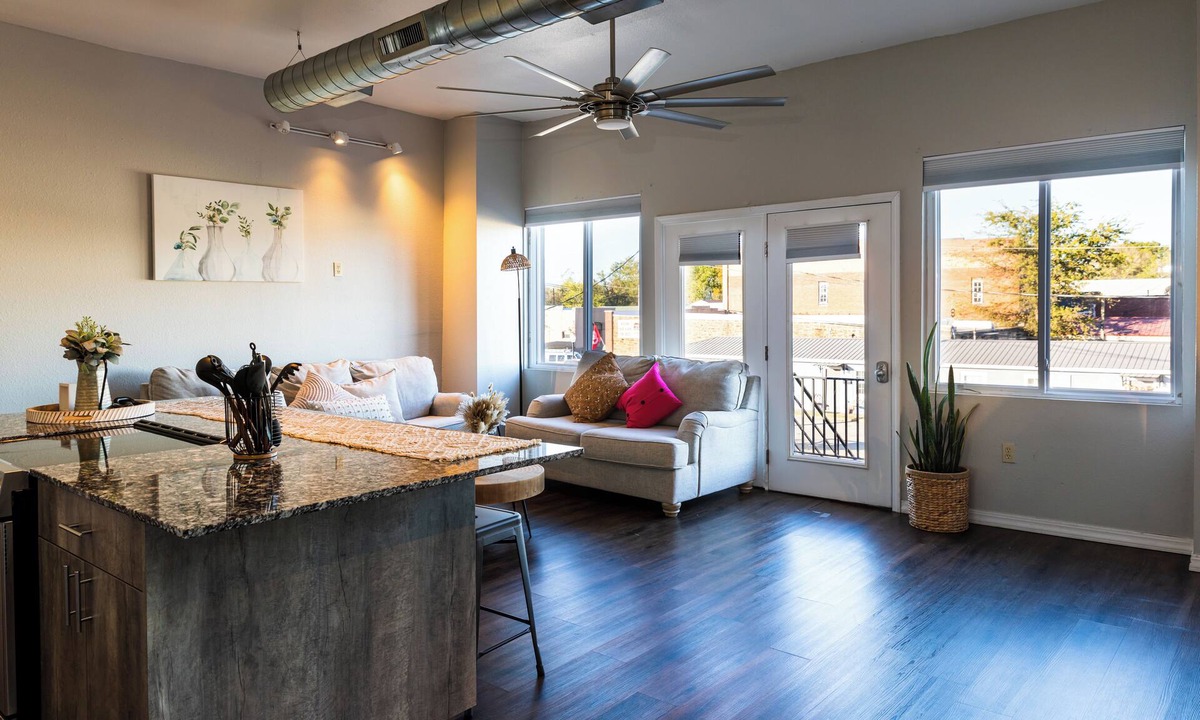 Chelsea Apartment | The Loft on Main. Cozy 2-bedroom apartment in Chelsea with all the amenities.