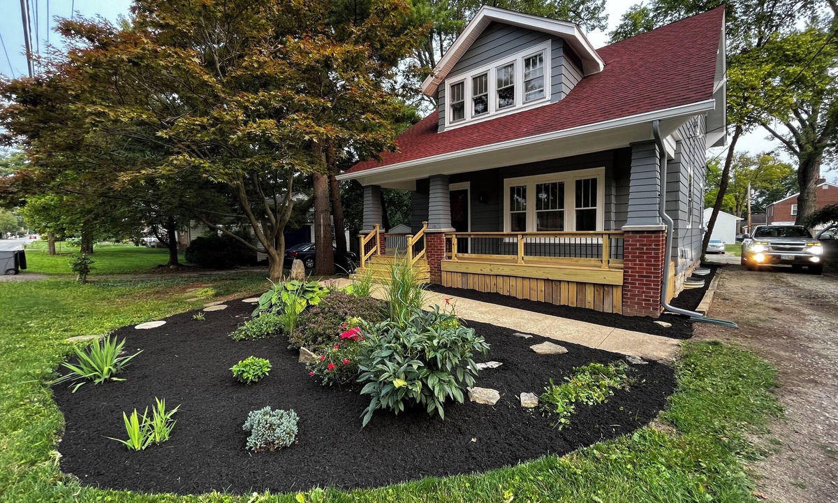Westerville House | "The Owl's Nest" Updated Craftsman home overlooking Old Town Park.