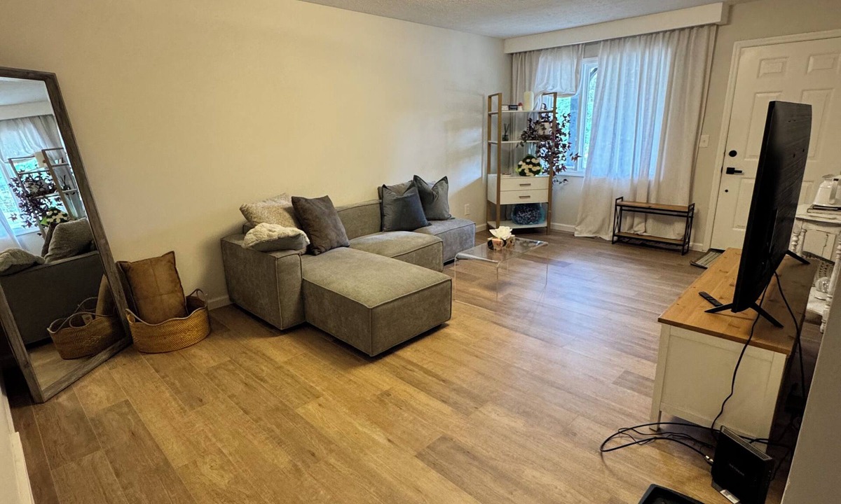 Northern Woods Apartment | The Peace Lovers at the Eastside