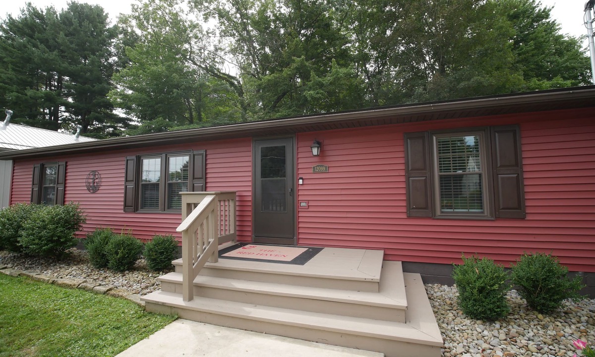 Conneaut Lakeshore House | The Red Haven at Conneaut Lake