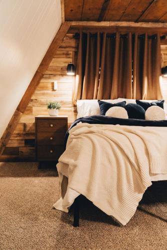 Perrysville House | The Rustic Triangle A-Frame with Hot Tub