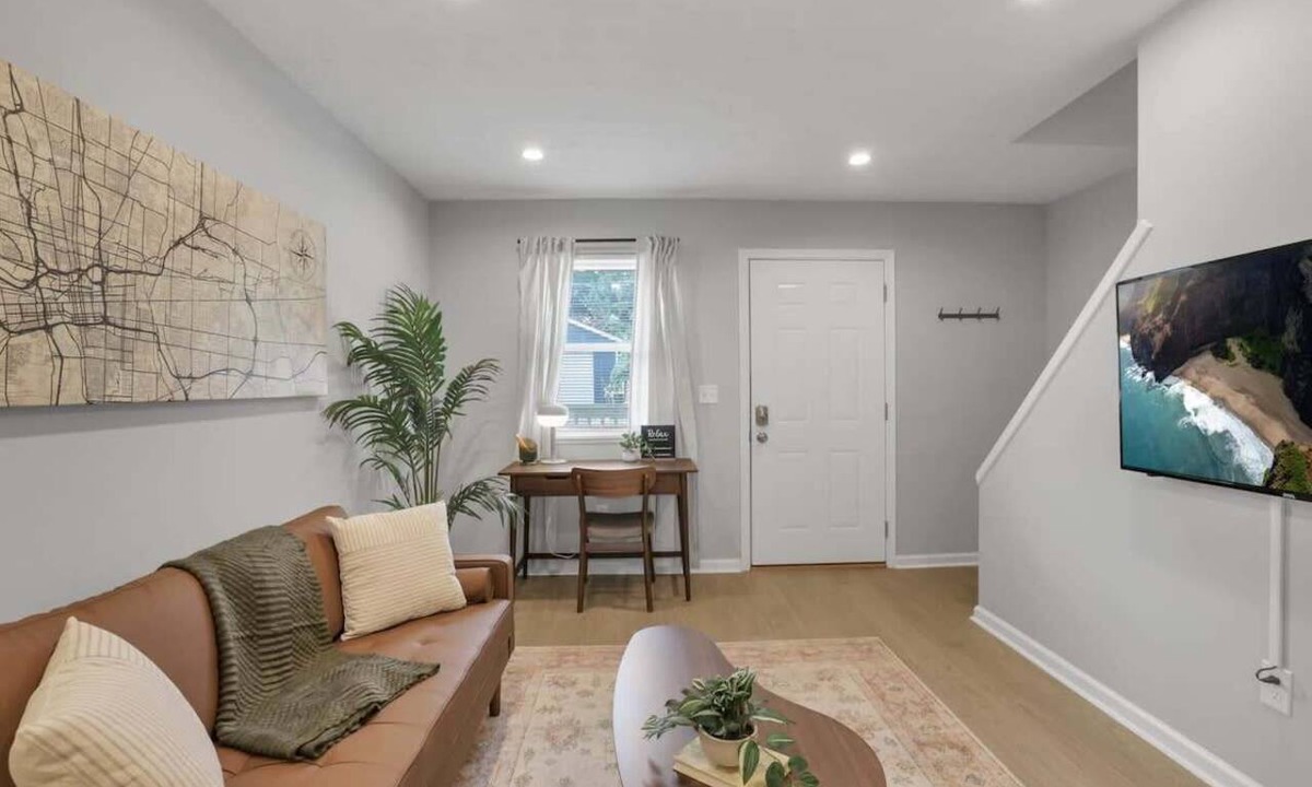 Downtown Columbus Apartment | The Schumacher - Pet Friendly - German Village