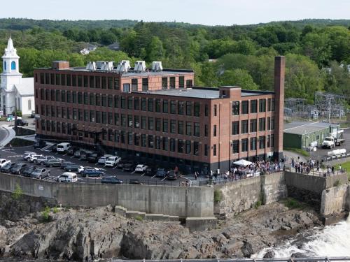 Skowhegan Hotel | The Skowhegan By Kasa