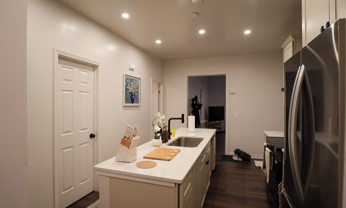 Rochester House | The Weyl Collective 6BR Professional Retreat Near Downtown Rochester