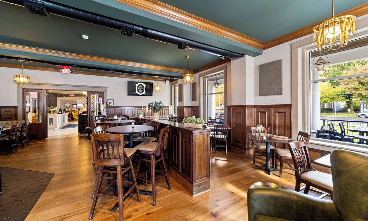 Fredonia Hotel | The White Inn