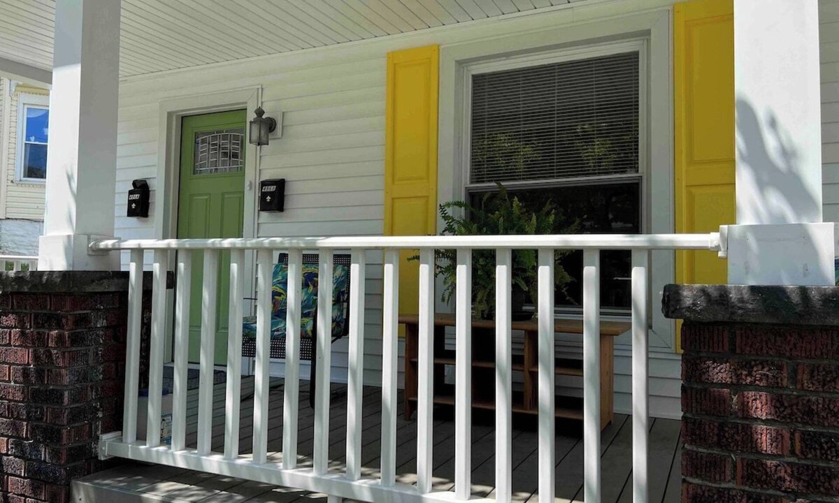 Sharon Apartment | The Yellow-Shuttered House apt B