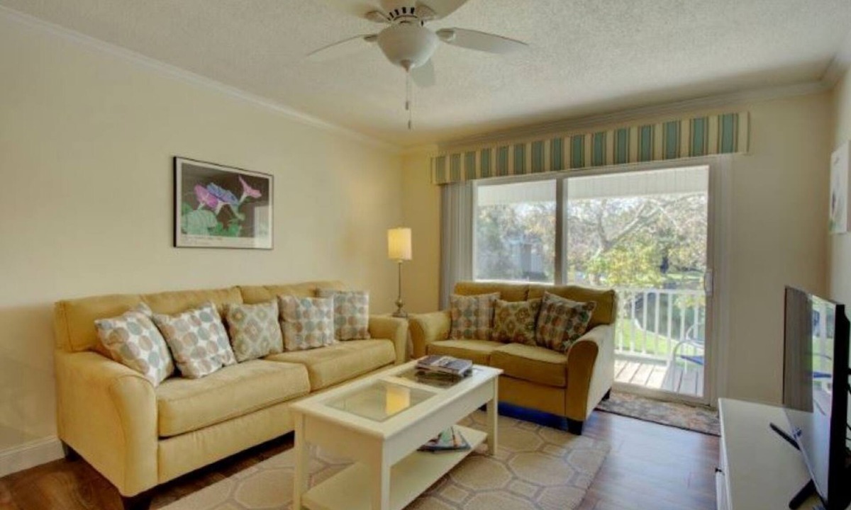 Demere Park Condo | Thinking about Labor Day or Fall Break? We’re Open! Flexible Days!