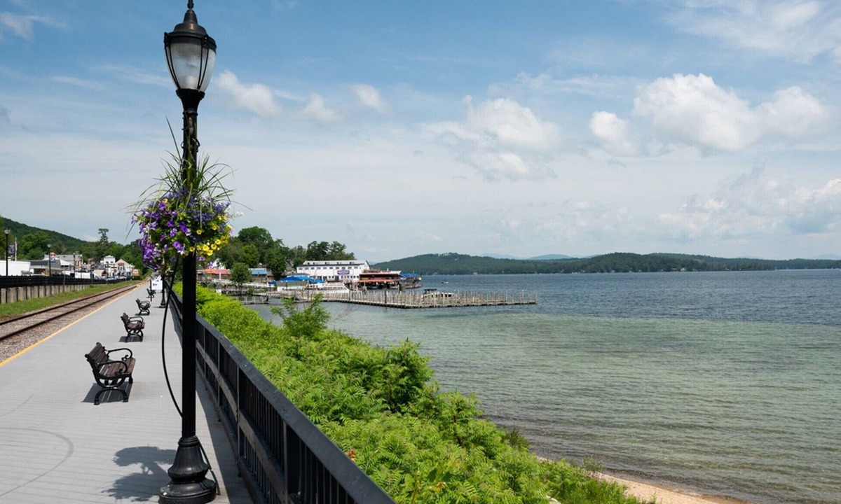 Weirs Beach House | THIS SUMMER AND FALL RENT 4 CONSECUTIVE WEEKS GET DISCOUNT