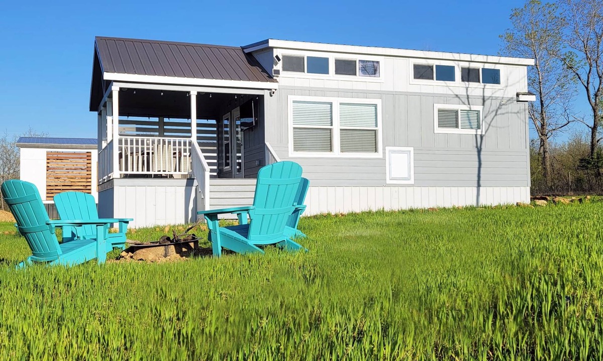 Okmulgee House | Tiny Grey with Loft: Twin Lakes Tiny Homes of Okmulgee