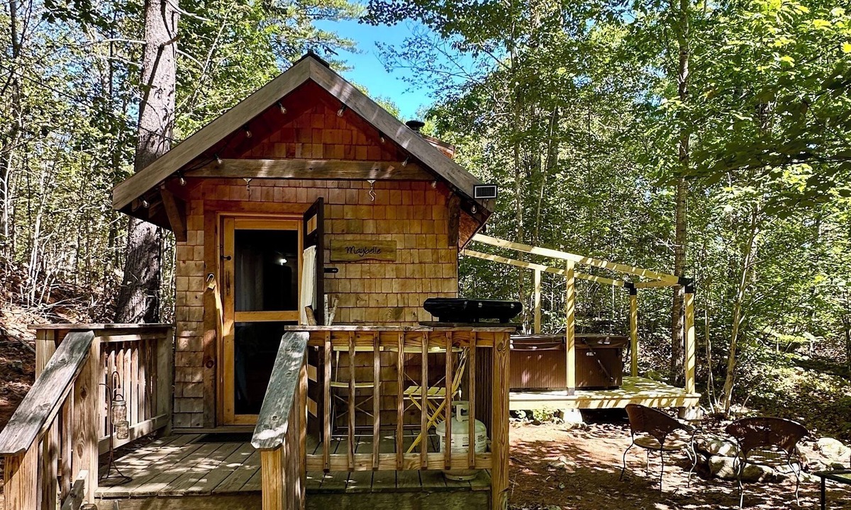 Whitefield Cabin | Tiny House with private hot tub on 100 acres