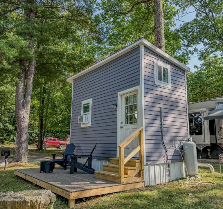 Hammond House | Tiny Timber on Black Lake