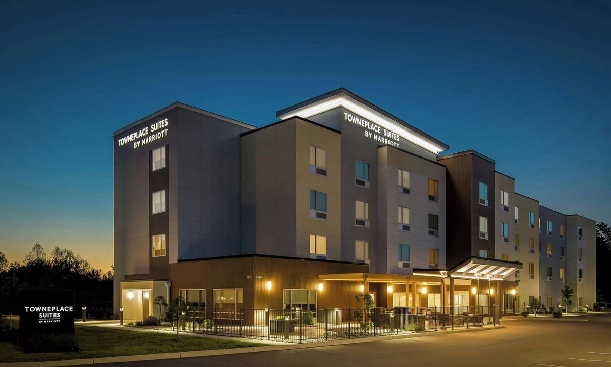 Girard Hotel | Towneplace Suites By Marriott Youngstown North