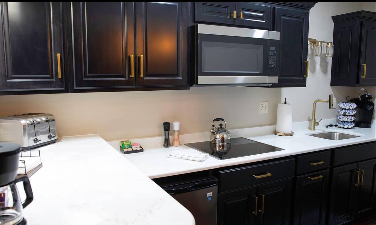 Franklin Apartment | Trails to Ales Barrow Suite 5