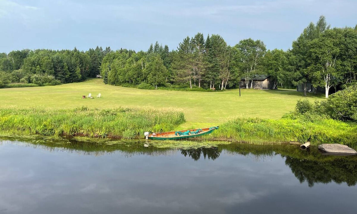 Juniper Cottage | Tranquility Lodge- Pet-Friendly