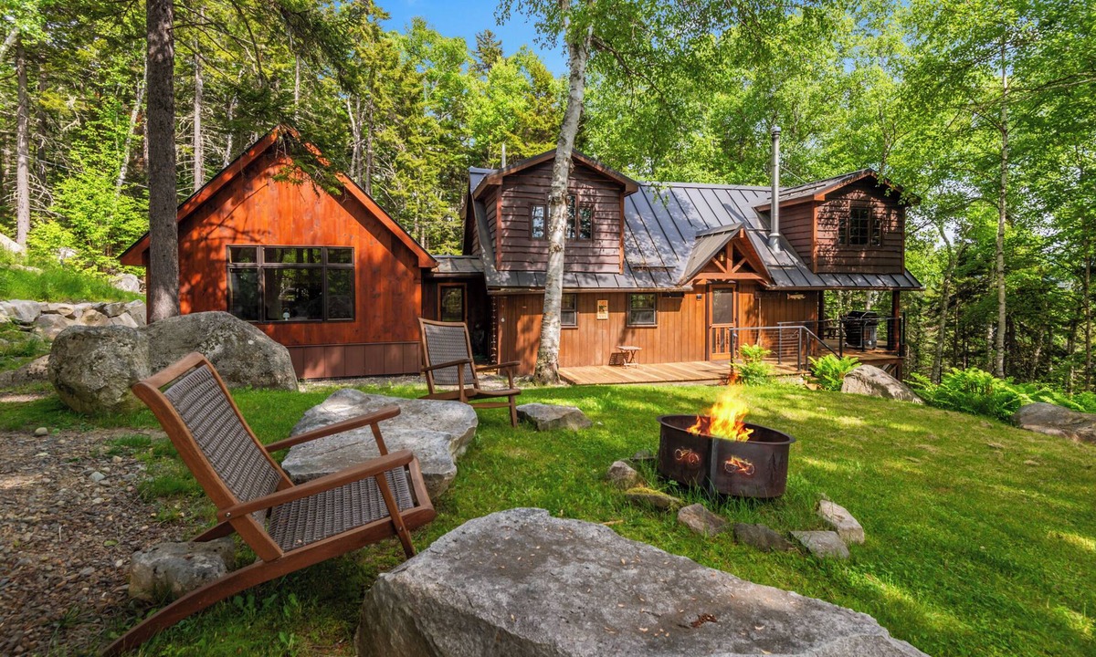 Rangeley Plantation House | Tree House - Waterfront home situated in a quiet cove looking at Toothaker Island