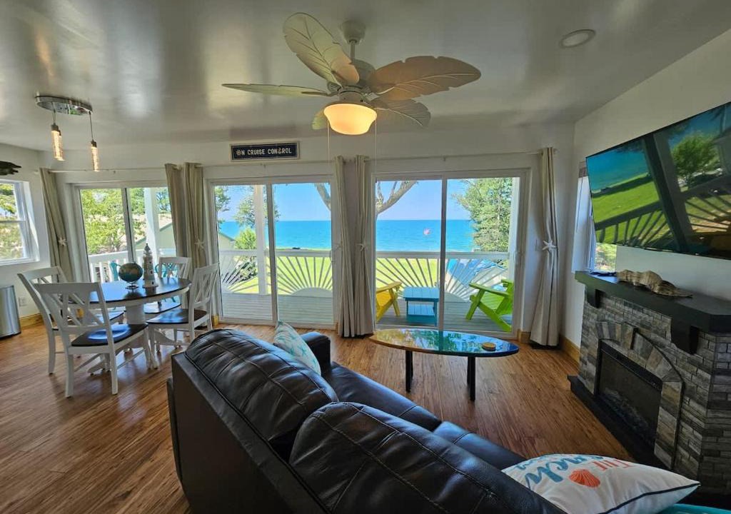 Madison-on-the-Lake Apartment | Tree-Top Lake-Front Cottage