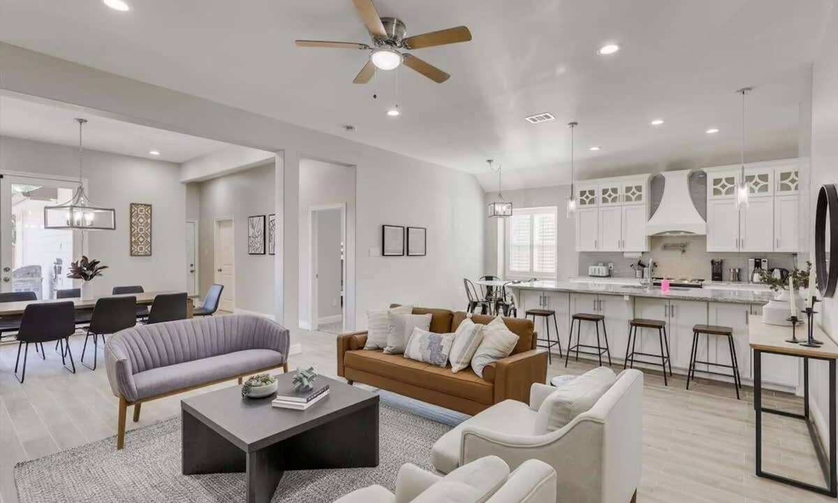 Rowlett House | Trendy and Modern home w/a Private Pool