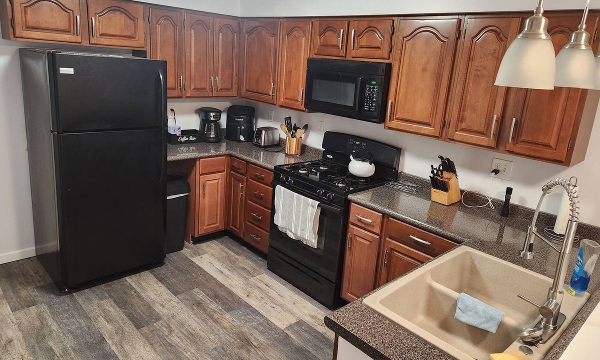 East Springfield Apartment | Triple Creeks 2 -Lake Erie-Beaches-Steelhead Fishing-Wineries-Easy I-90 Access