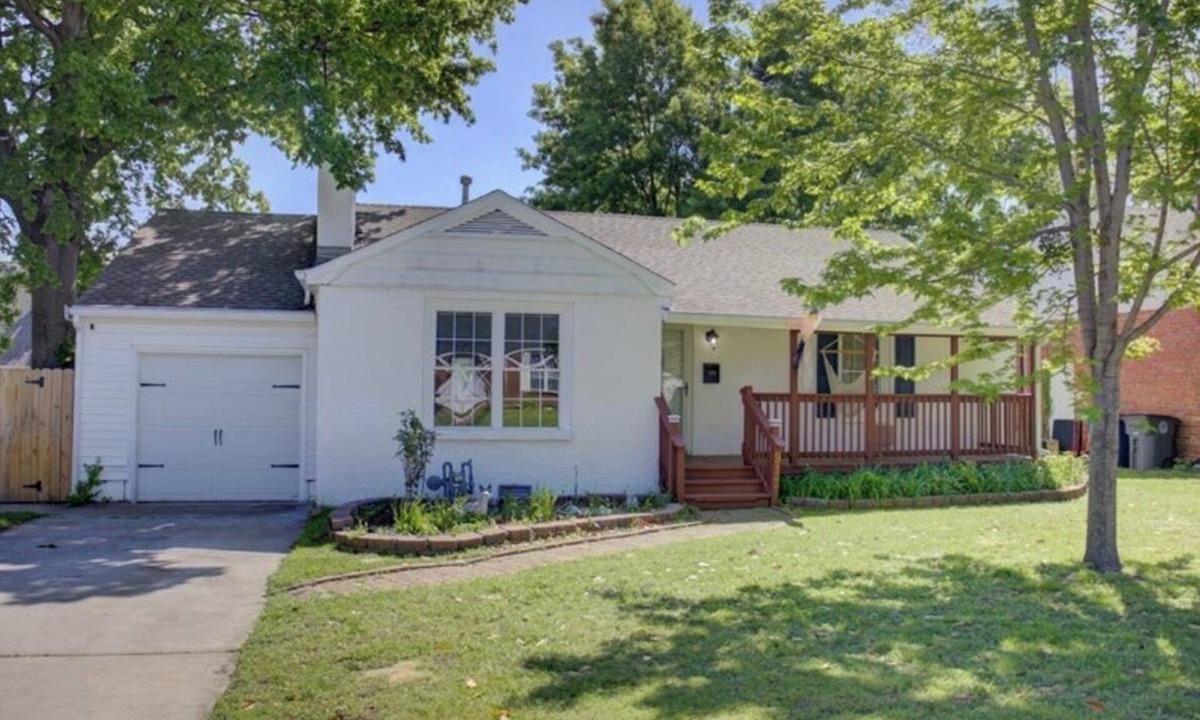 Turner Park House | Tulsa Hippie House