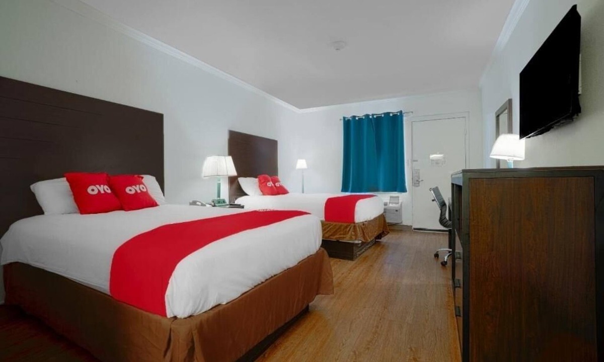 Kingsville Hotel | Unwind In A Unit With Pets Allowed Near Baffin Bay And King Ranch Museum