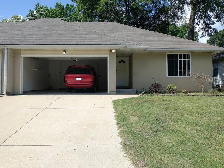 Springfield House | Updated 2 BR/2BA in family friendly neighborhood with extras