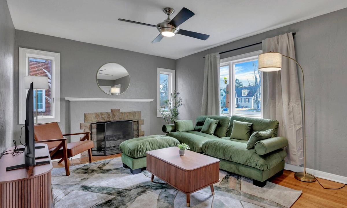 Clintonville House | Updated 4BR 2B Clintonville Cape Cod Close To OSU & Downtown
