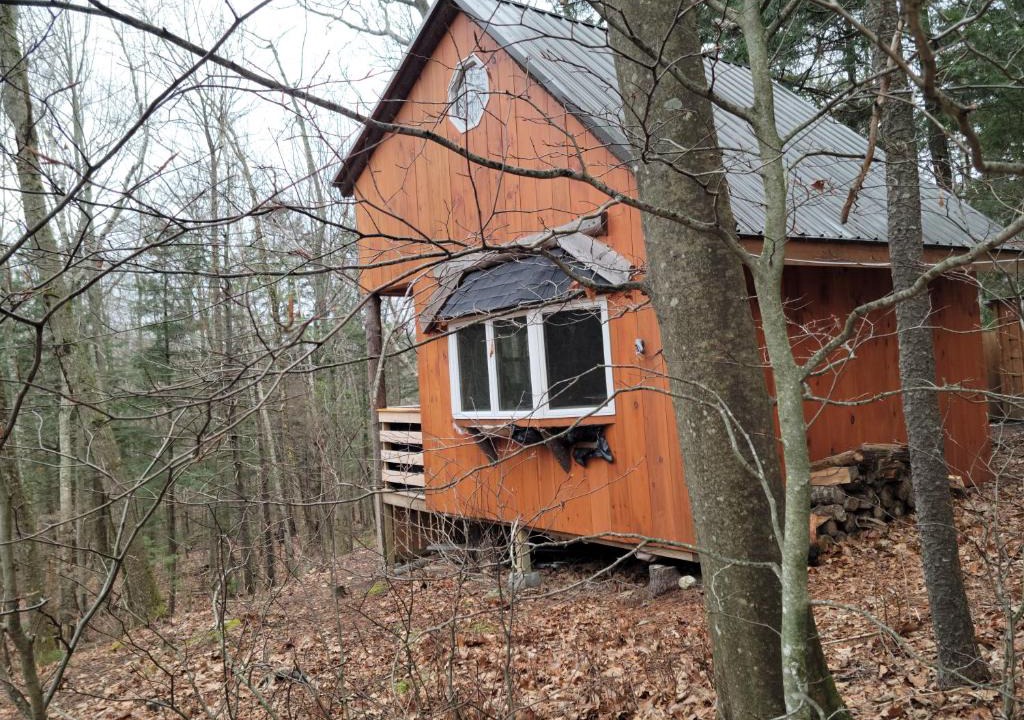 Hope House | Vana Kuti-cabin in the woods