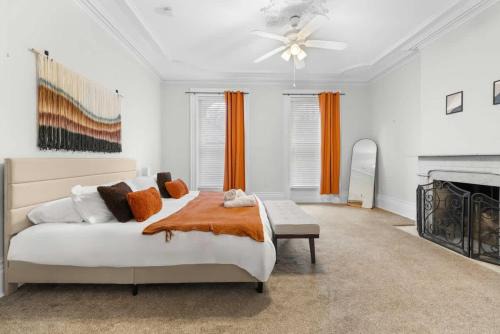 Allentown House | Walk to Allentown with Free Parking and WFH Space