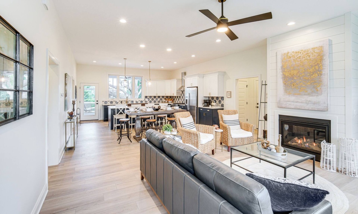 Madison-on-the-Lake House | Walk to Lake Erie: Sleek Retreat w/Screened Patio