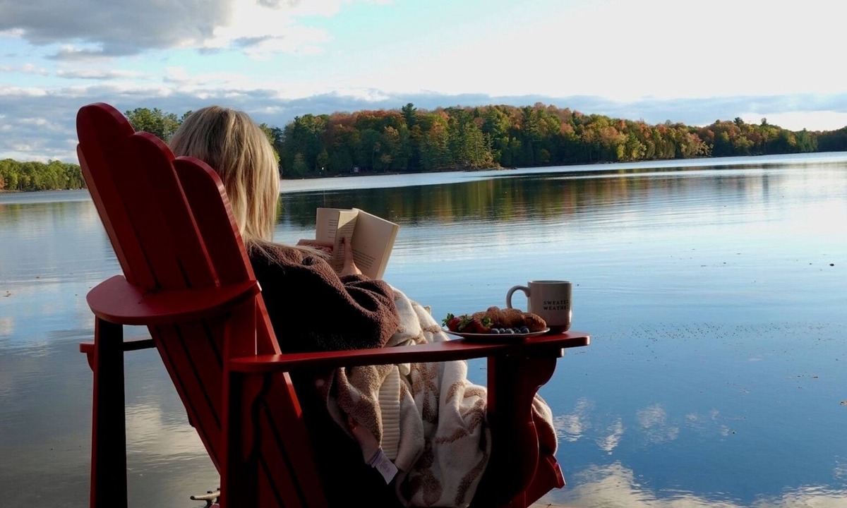 Frontenac Cottage | Waterfront Cottage on Bob's Lake w/Sauna & Hot Tub