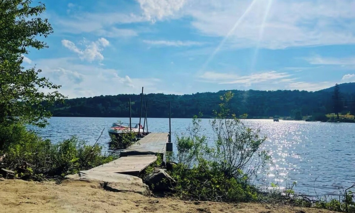 Pittsburg House | WATERFRONT home located on First Lake - DIRECT SNOWMOBILE TRAIL ACCESS