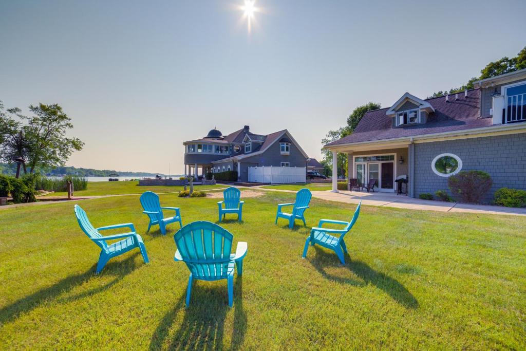 Horton House | Waterfront Jackson Mansion: Patio, Grill, Dock!
