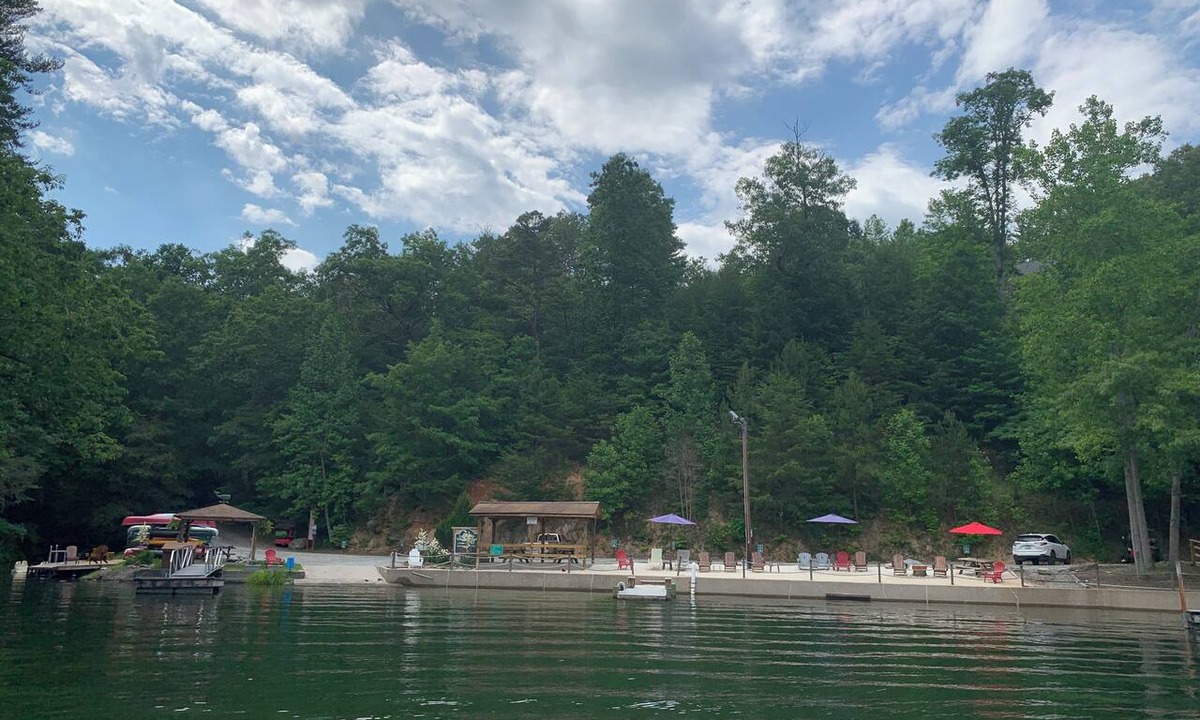 Lake Lure Cabin | Welcome to Bearfoot Cabin