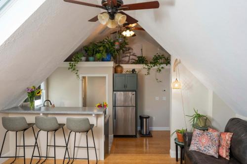 Southern Coast Apartment | Welcome to our BoHo Tree House