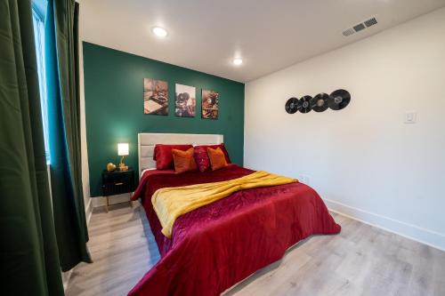 Old East Dallas Hotel | Welcome to your NeoSoul Oasis In Downtown Dallas