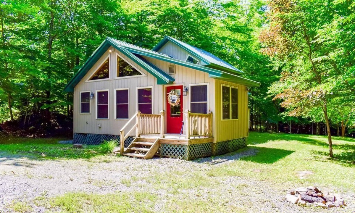 Town of Webb Cabin | Whispering Pines - Old Forge, Hollywood Hills Cabin