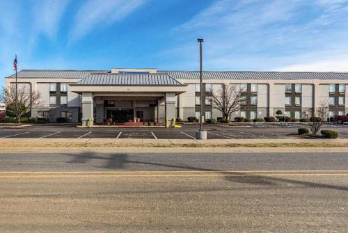 Conway Hotel | Wingate by Wyndham Conway AR