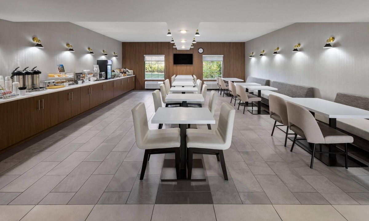 Grove City Hotel | Wingate by Wyndham Grove City