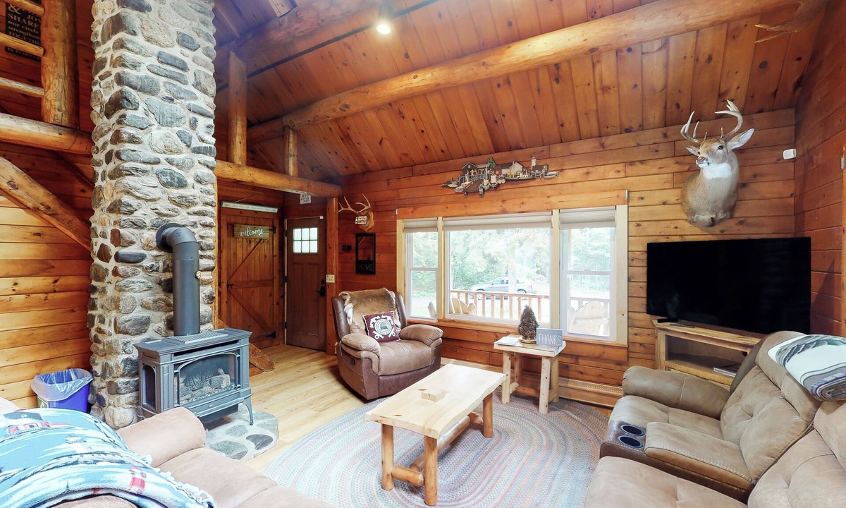 Trenton Cabin | Wooded Family Retreat! 11 Mi to Acadia Entrance