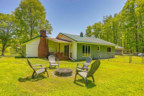 Cassadaga House | Woodsy Home Near Cassadaga Lakes: Pets Welcome!