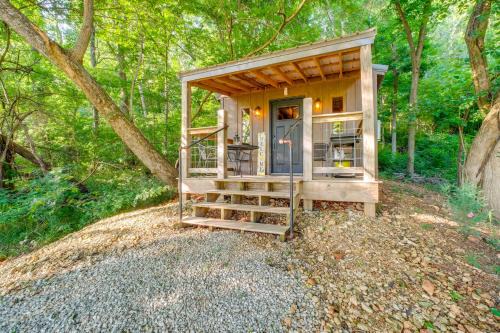 Powell Apartment | Wren's Nest Cabin: Missouri Ozarks Getaway!