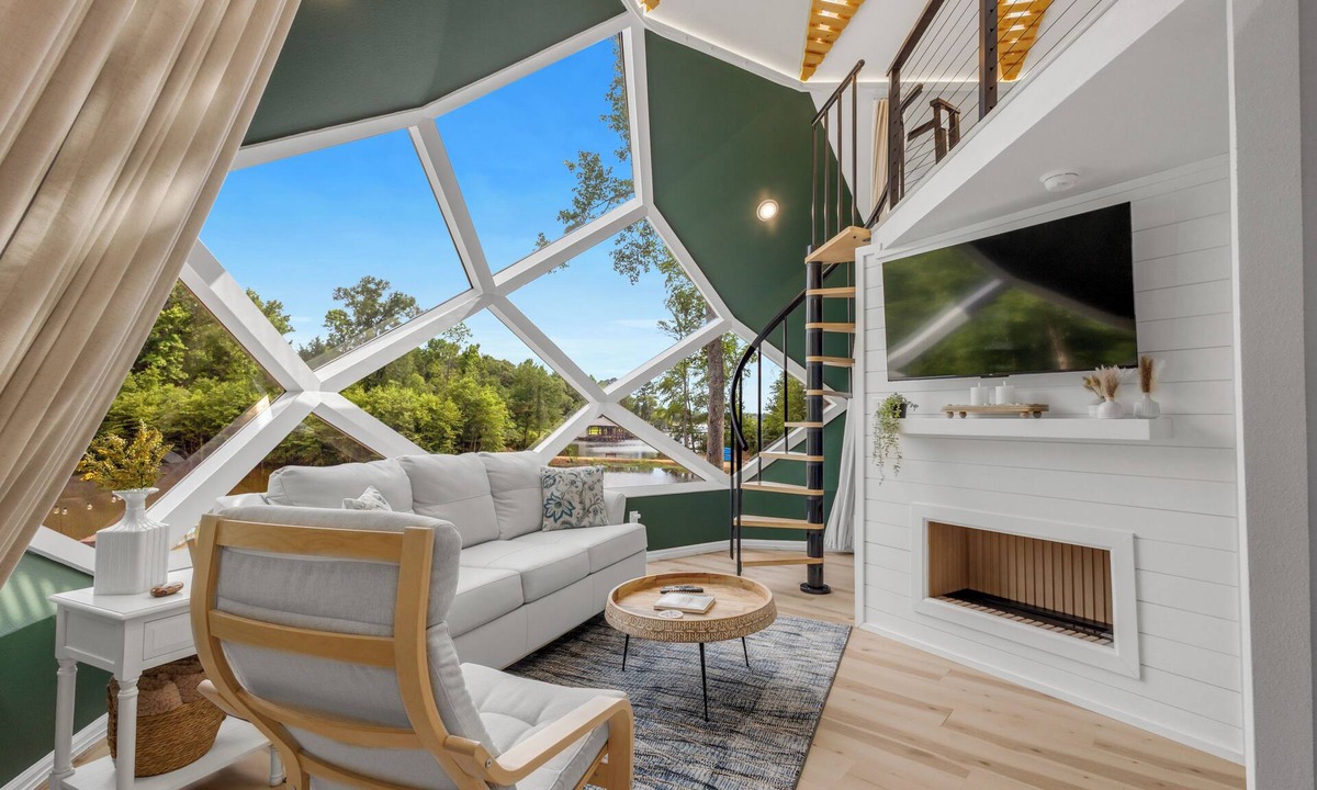 Mineola House | Zome of the Stars: Private Lakefront AND 2 Acre Pond, Docks, Kayaks, Spa Bath