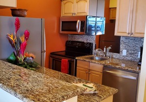 6th FLOOR LAHAINA SHORES! JUST LISTED - SPECIAL LAST-MINUTE GETAWAY RATES!