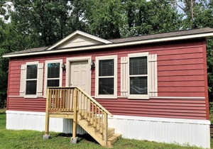 Beautiful Lake George Cottage